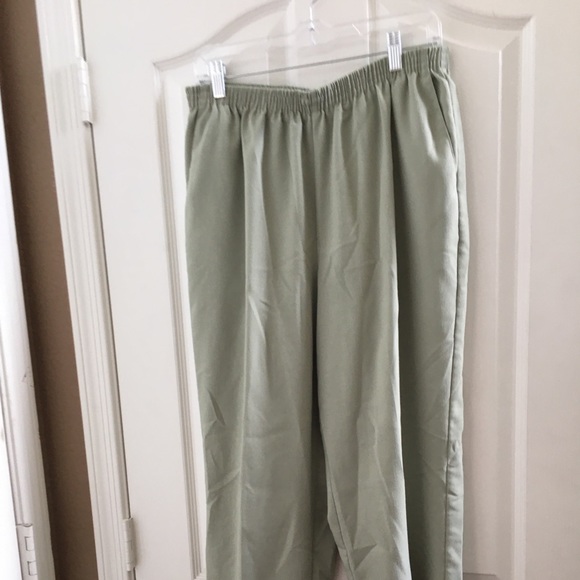 Alfred Dunner Pants - Ladies Alfred dunner slacks 16